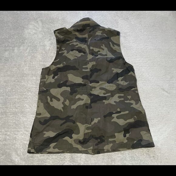𝅺LOVE Tree anorak utility camouflage vest size medium. Excellent condition! - Picture 1 of 8